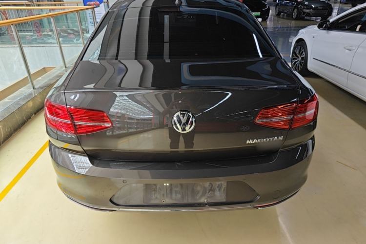 Used Volkswagen Magotan 2018 330TSI DSG Luxury Model Rear