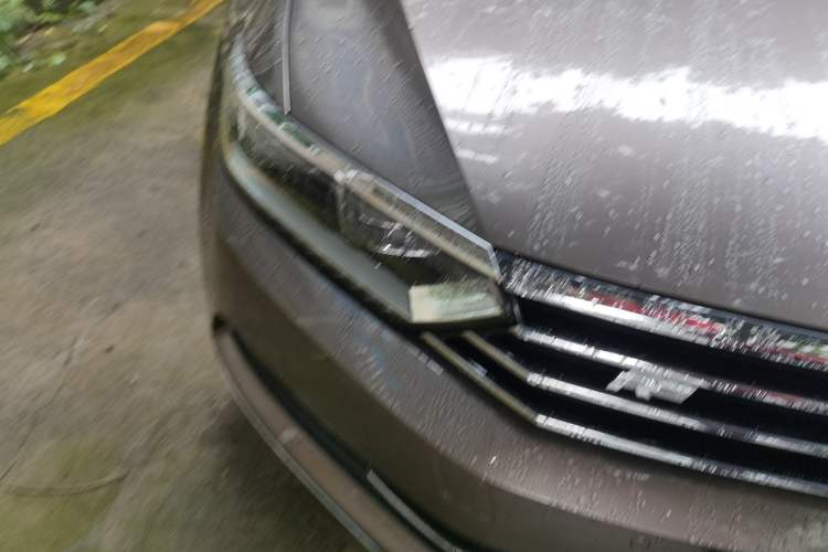 Used Volkswagen Magotan 2018 330TSI DSG Luxury Model Right Front Headlight