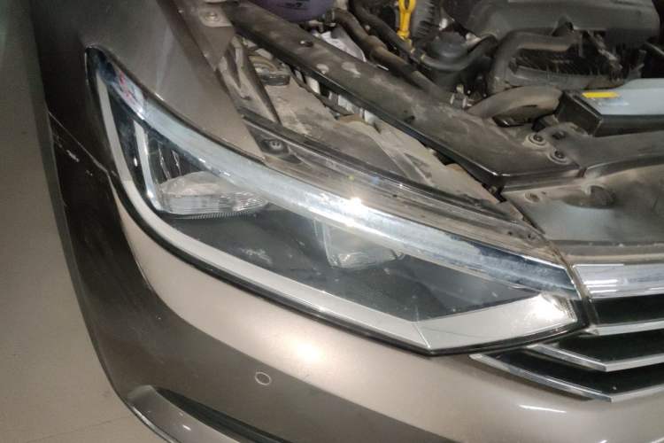 Used Volkswagen Magotan 2018 330TSI DSG Advanced Model Right Front Headlight