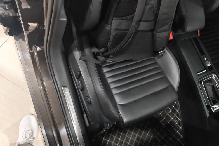 Used Volkswagen Magotan 2018 330TSI DSG Advanced Model Right Front Seat