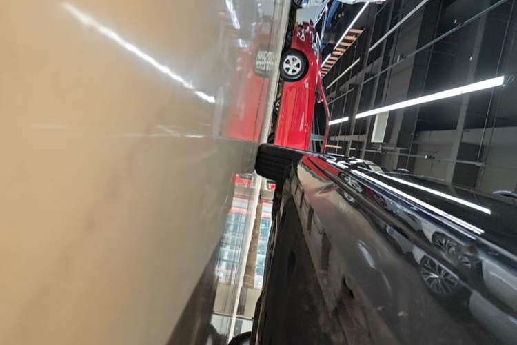 Used Volkswagen Magotan 2018 330TSI DSG Luxury Model Right Side Sill