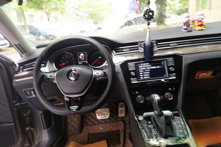 Used Volkswagen Magotan 2018 330TSI DSG Luxury Model Steering Wheel