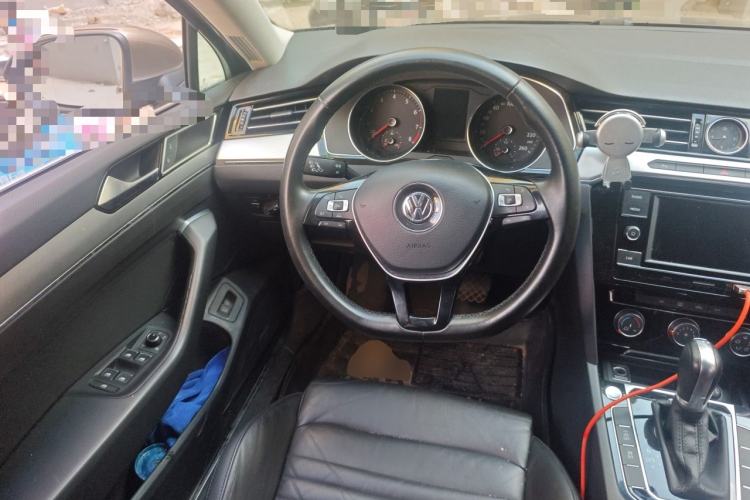 Used Volkswagen Magotan 2018 330TSI DSG Advanced Model Steering Wheel