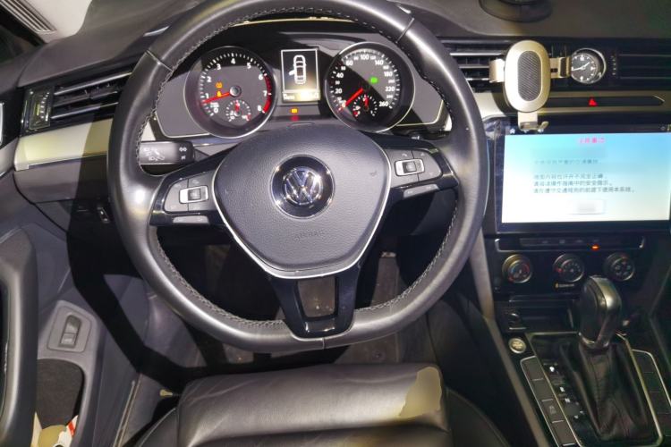 Used Volkswagen Magotan 2018 330TSI DSG Advanced Model Steering Wheel