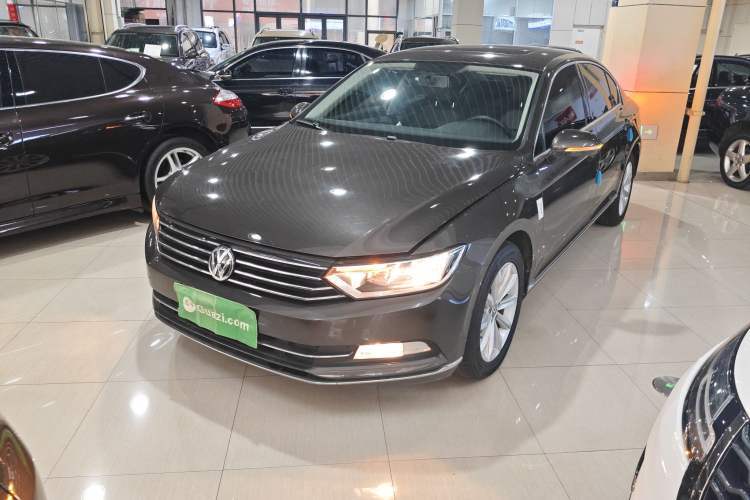 Used Volkswagen Magotan 2018 330TSI DSG Advanced Model Guazi used car, China used car export, Used car for sale, Used  cars, Cheapest cars for sale