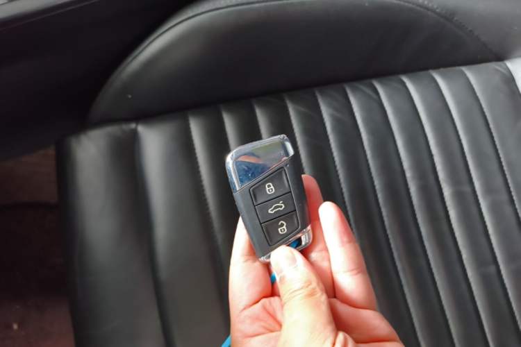 Used Volkswagen Magotan 2018 330TSI DSG Advanced Model Vehicle Key