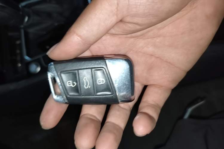 Used Volkswagen Magotan 2018 330TSI DSG Luxury Model Vehicle Key