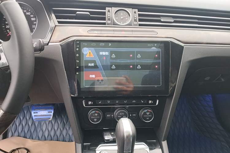 Used Volkswagen Magotan 2018 Facelift 330TSI DSG Luxury Model Audio And AC Panel