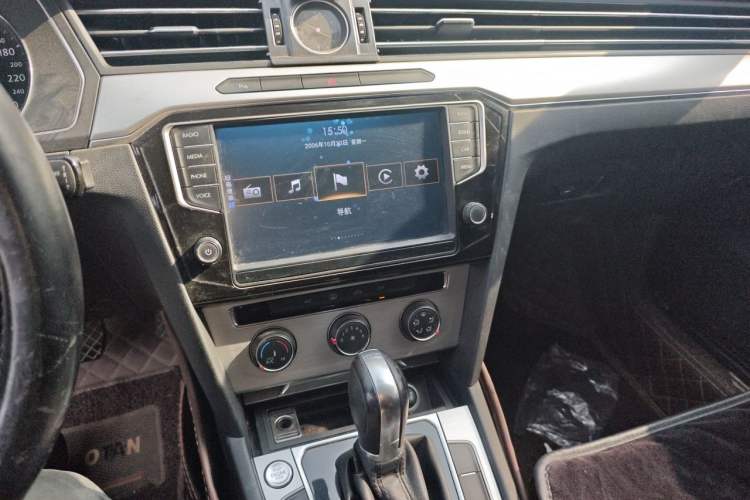 Used Volkswagen Magotan 2018 280TSI DSG Comfort Model Audio And AC Panel