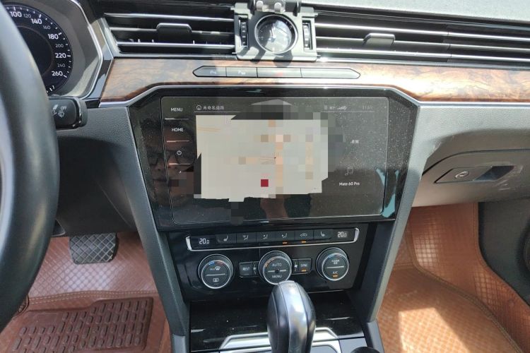 Used Volkswagen Magotan 2018 330TSI DSG Luxury Model Audio And AC Panel