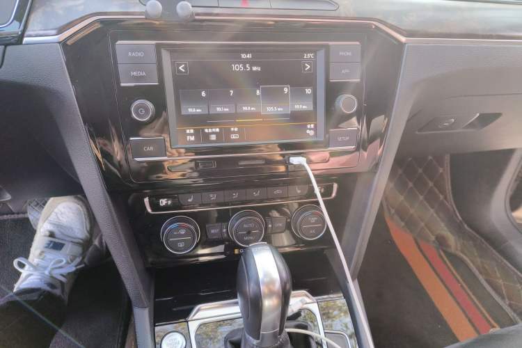 Used Volkswagen Magotan 2018 330TSI DSG Luxury Model Audio And AC Panel