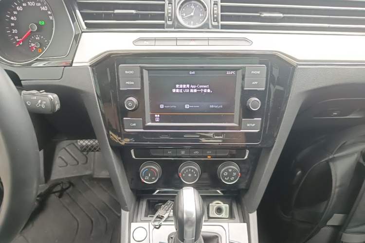 Used Volkswagen Magotan 2018 330TSI DSG Advanced Model Audio And AC Panel