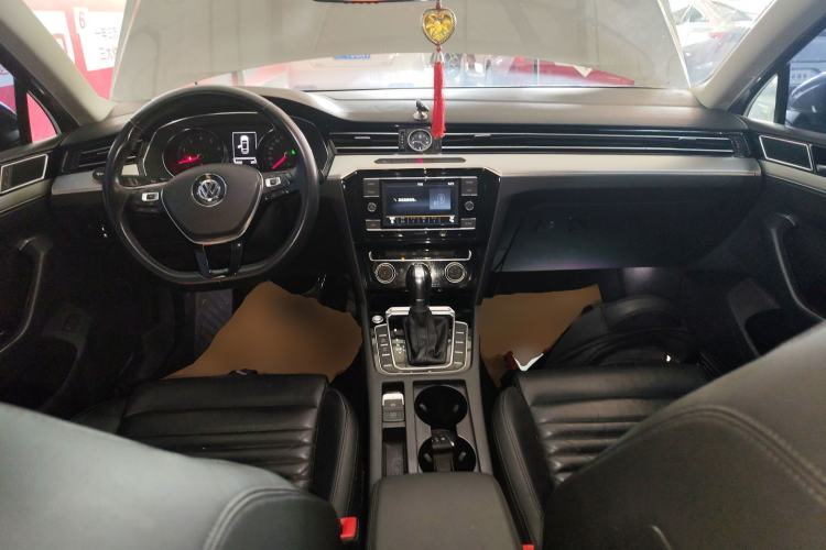 Used Volkswagen Magotan 2018 330TSI DSG Advanced Model Center Console