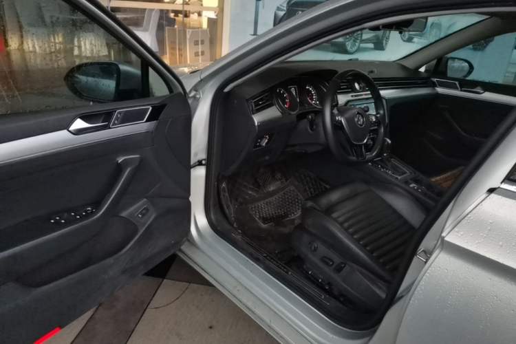 Used Volkswagen Magotan 2018 330TSI DSG Advanced Model Driver Seat