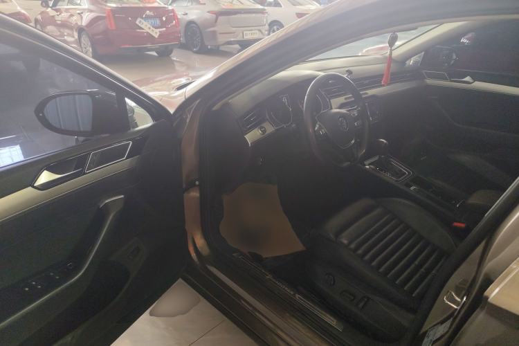 Used Volkswagen Magotan 2018 330TSI DSG Advanced Model Driver Seat