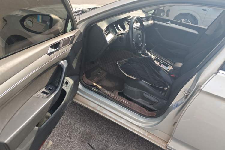 Used Volkswagen Magotan 2018 280TSI DSG Comfort Model Driver Seat