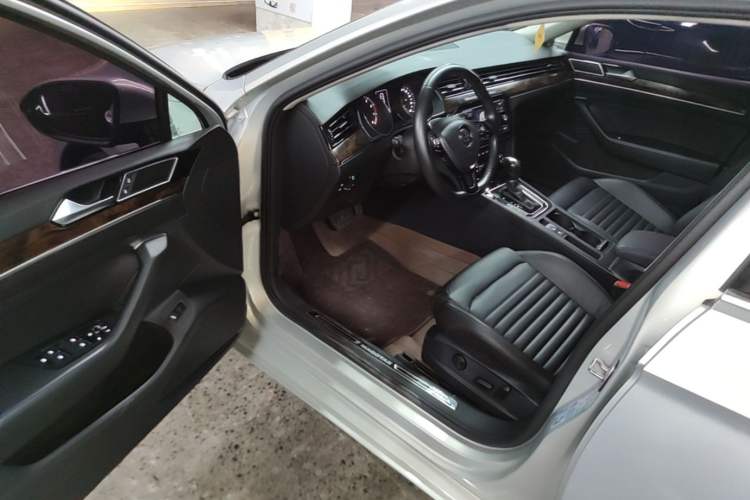 Used Volkswagen Magotan 2018 Facelift 330TSI DSG Luxury Model Driver Seat