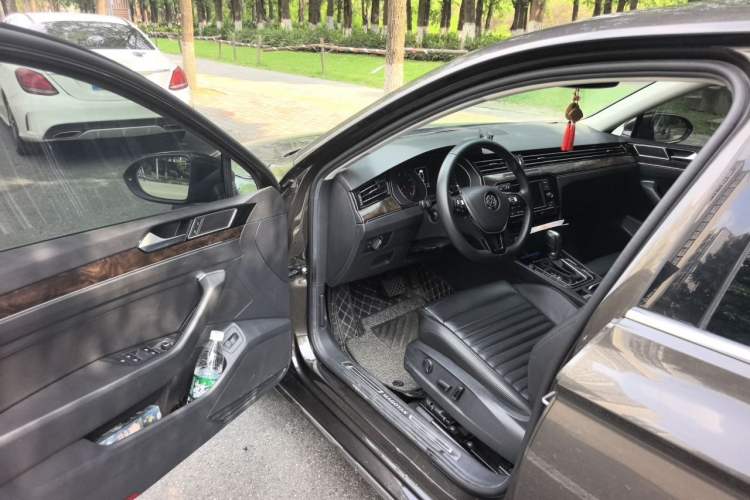 Used Volkswagen Magotan 2018 330TSI DSG Luxury Model Driver Seat