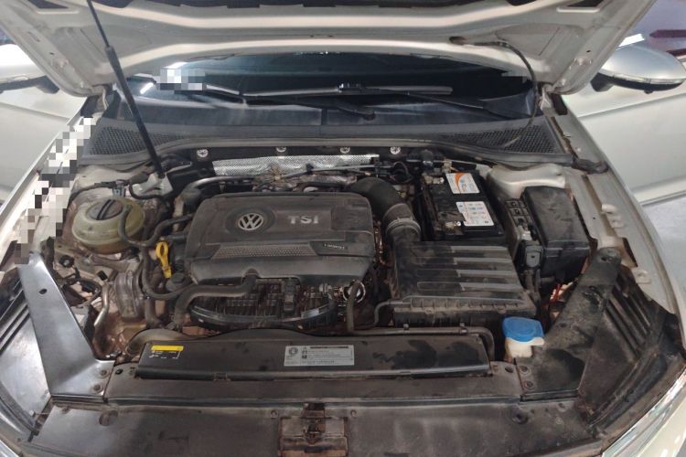 Used Volkswagen Magotan 2018 330TSI DSG Luxury Model Engine Bay