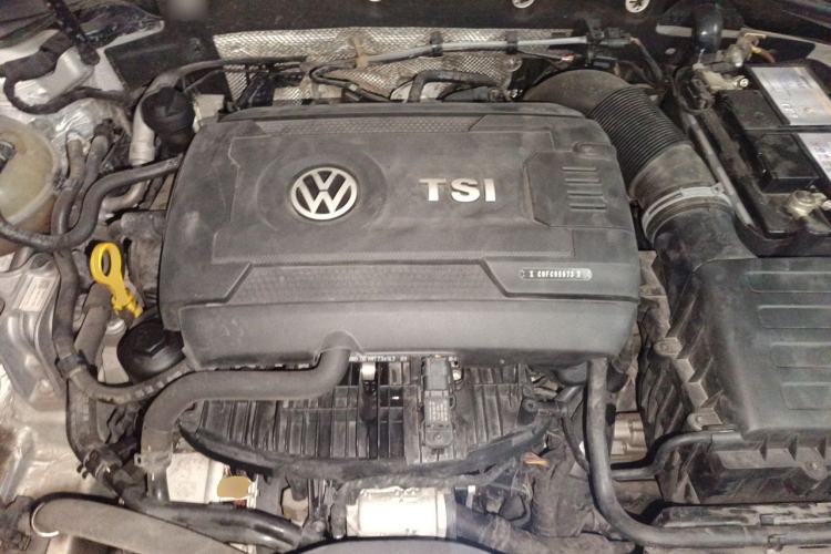Used Volkswagen Magotan 2018 330TSI DSG Luxury Model Engine Bay