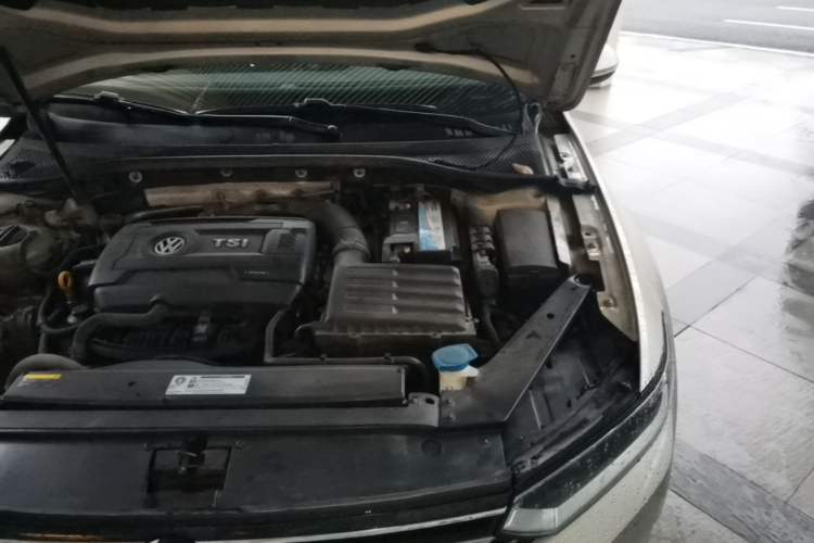 Used Volkswagen Magotan 2018 330TSI DSG Advanced Model Engine Bay Left