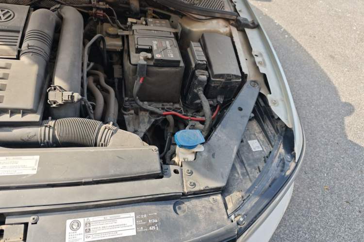 Used Volkswagen Magotan 2018 280TSI DSG Comfort Model Engine Bay Left