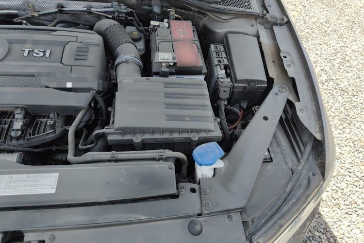 Used Volkswagen Magotan 2018 330TSI DSG Luxury Model Engine Bay Left