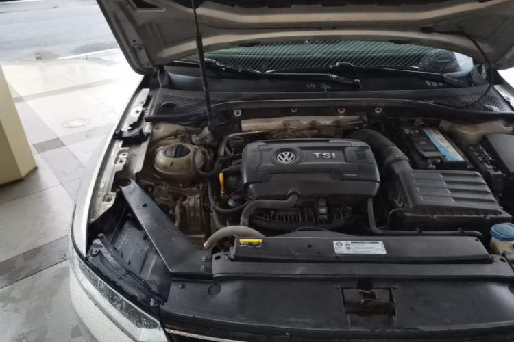 Used Volkswagen Magotan 2018 330TSI DSG Advanced Model Engine Bay Right