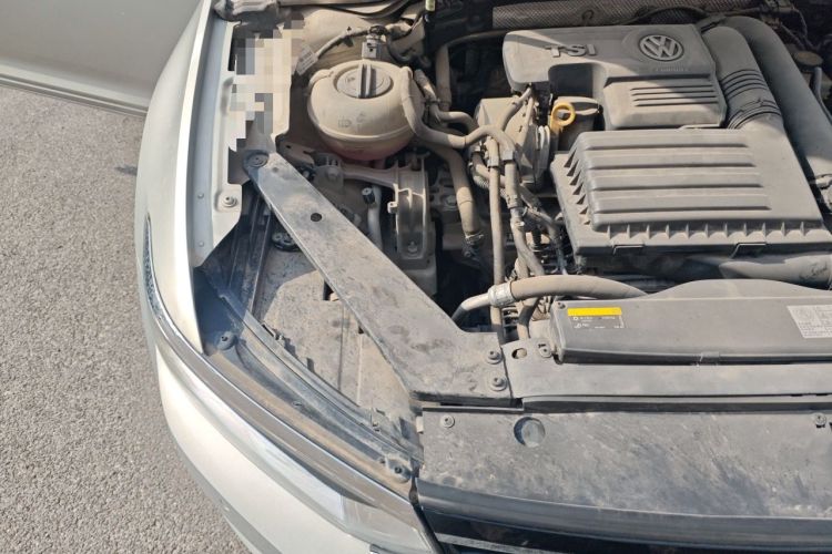 Used Volkswagen Magotan 2018 280TSI DSG Comfort Model Engine Bay Right