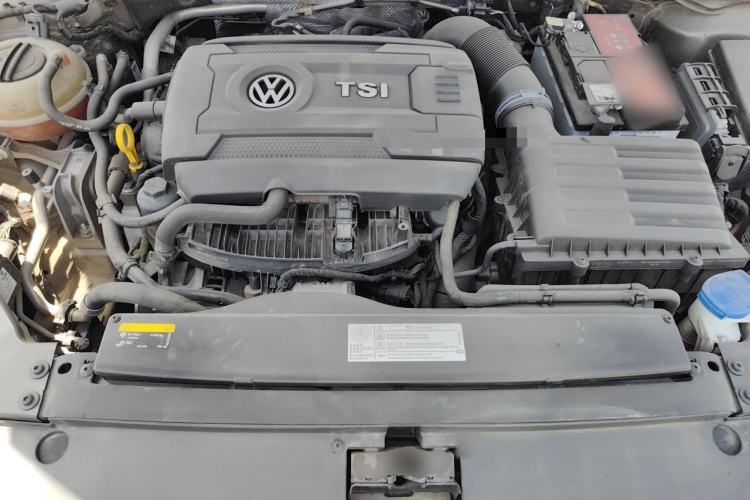 Used Volkswagen Magotan 2018 330TSI DSG Luxury Model Engine Bay