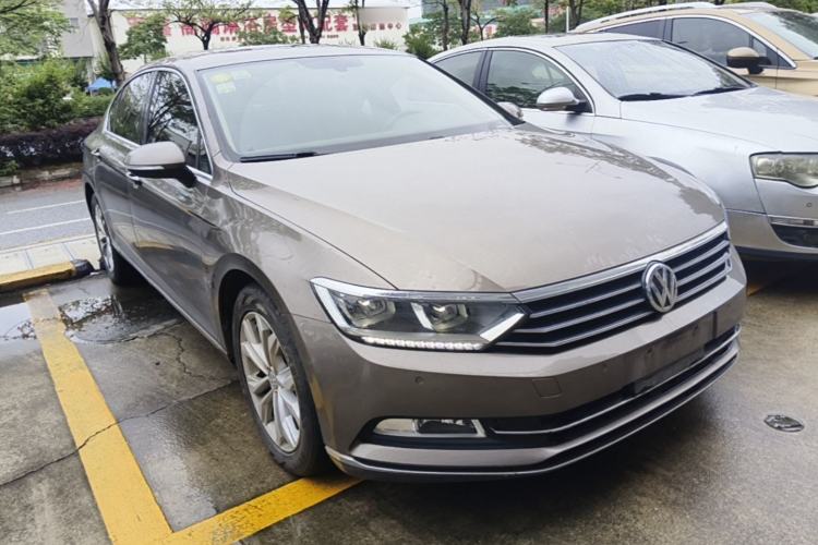 Used Volkswagen Magotan 2018 Facelift 330TSI DSG Luxury Model Exterior 1