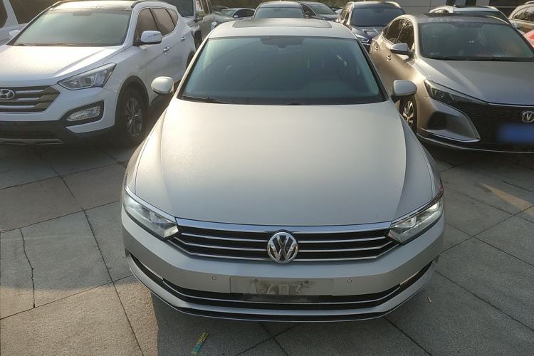 Used Volkswagen Magotan 2018 Facelift 330TSI DSG Luxury Model Exterior 1