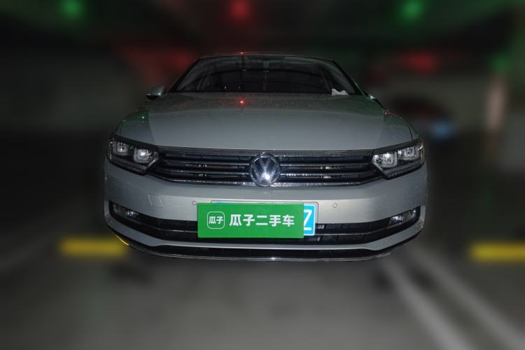 Used Volkswagen Magotan 2018 Facelift 330TSI DSG Luxury Model Exterior 1
