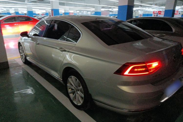 Used Volkswagen Magotan 2018 330TSI DSG Advanced Model Exterior 2
