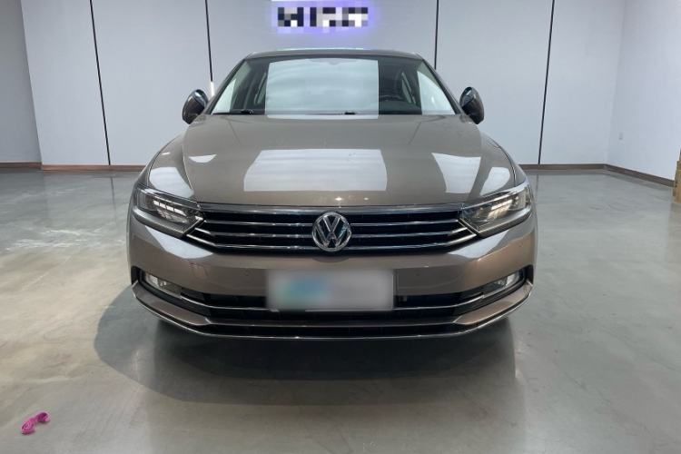 Used Volkswagen Magotan 2018 330TSI DSG Luxury Model Exterior 2