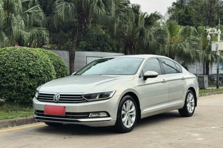 Used Volkswagen Magotan 2018 330TSI DSG Luxury Model Exterior 3