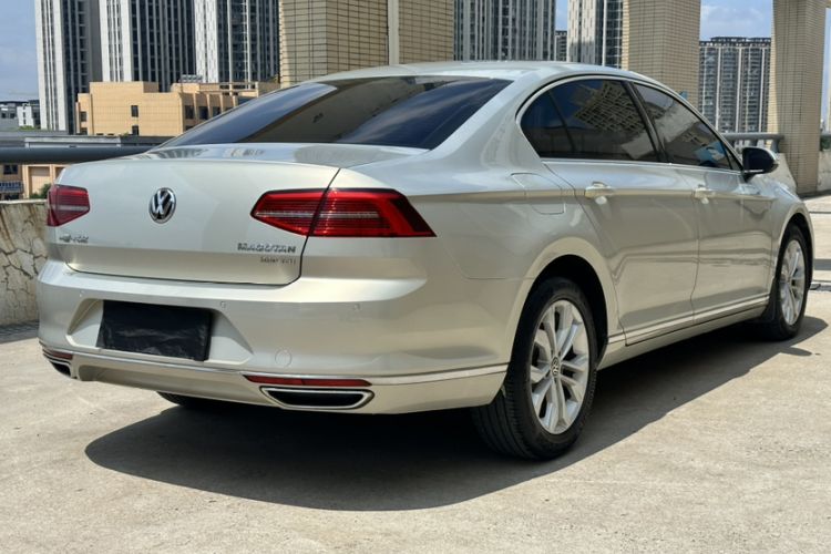 Used Volkswagen Magotan 2018 Facelift 330TSI DSG Luxury Model Exterior 3