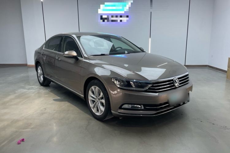 Used Volkswagen Magotan 2018 330TSI DSG Luxury Model Exterior 3