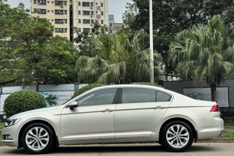 Used Volkswagen Magotan 2018 330TSI DSG Luxury Model Exterior 4