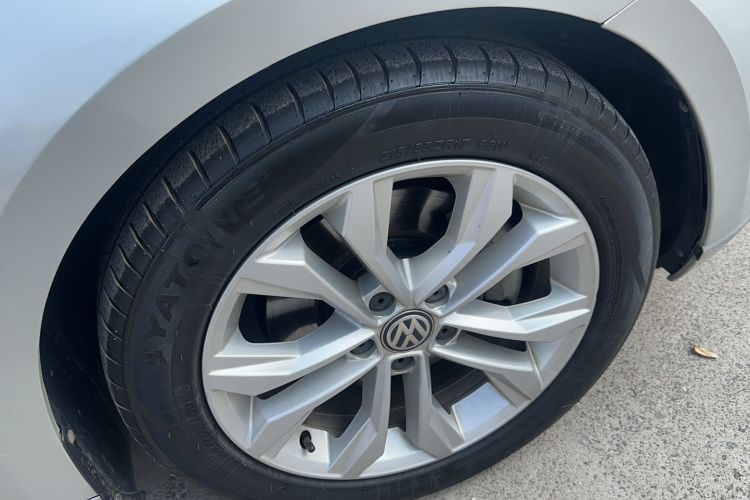 Used Volkswagen Magotan 2018 Facelift 330TSI DSG Luxury Model Exterior 4