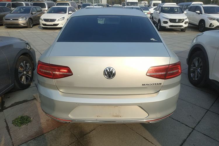 Used Volkswagen Magotan 2018 Facelift 330TSI DSG Luxury Model Exterior 4