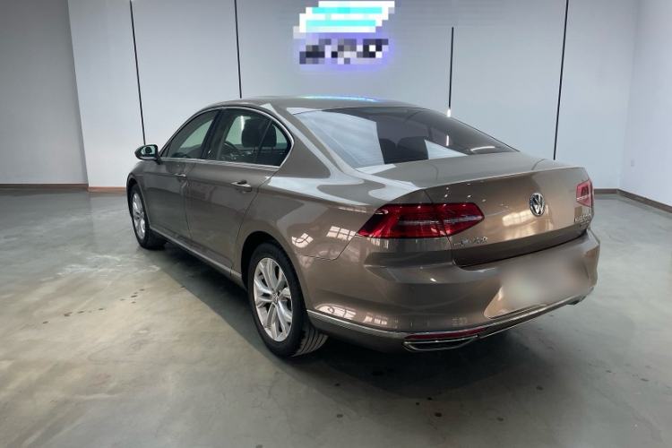 Used Volkswagen Magotan 2018 330TSI DSG Luxury Model Exterior 5