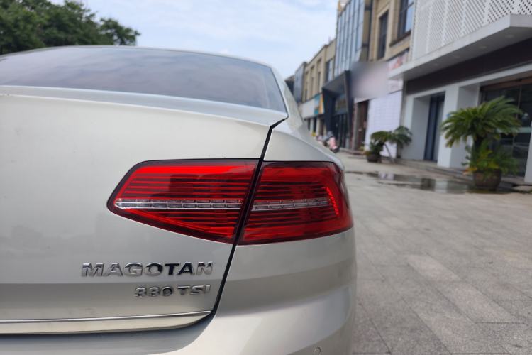 Used Volkswagen Magotan 2018 330TSI DSG Advanced Model Exterior 6