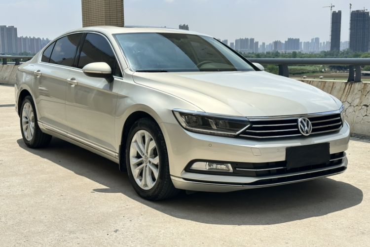 Used Volkswagen Magotan 2018 Facelift 330TSI DSG Luxury Model Exterior 6