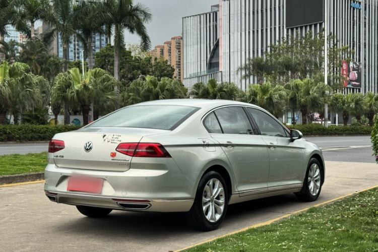 Used Volkswagen Magotan 2018 330TSI DSG Luxury Model Exterior 7