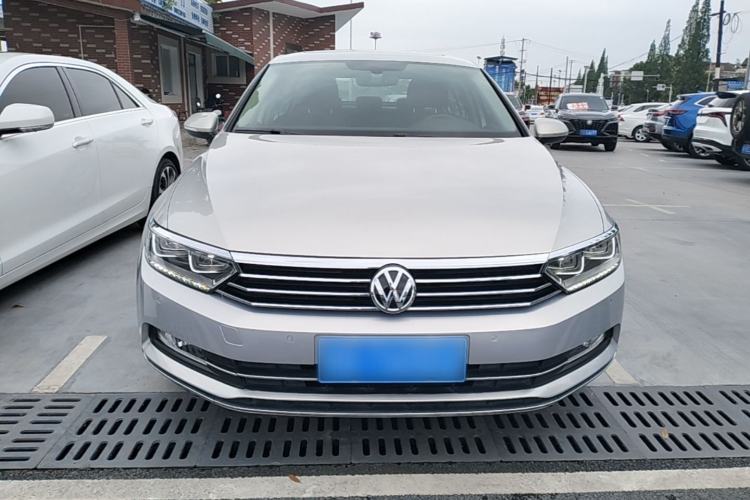 Used Volkswagen Magotan 2018 Facelift 330TSI DSG Luxury Model Front