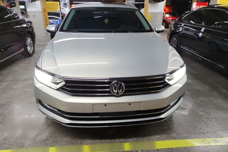 Used Volkswagen Magotan 2018 Facelift 330TSI DSG Luxury Model Front