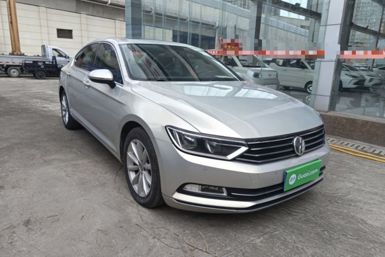 Used Volkswagen Magotan 2018 330TSI DSG Advanced Model Front Right 45 Deg