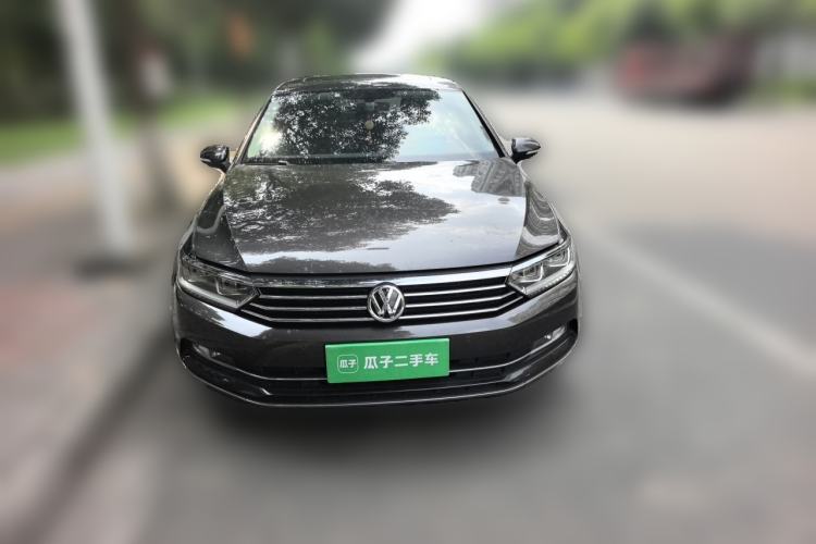 Used Volkswagen Magotan 2018 330TSI DSG Luxury Model Front