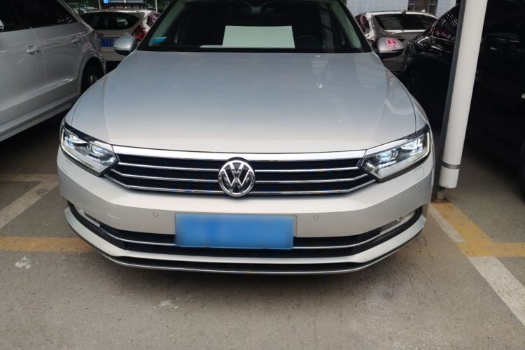 Used Volkswagen Magotan 2018 330TSI DSG Luxury Model Front